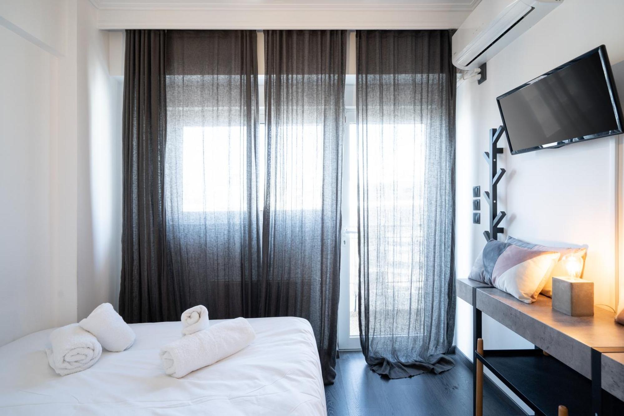 Luxury Penthouse With Private Rooftop - Acropolis View Apartment *